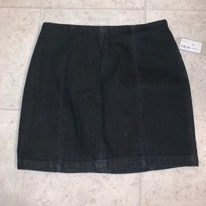 Black skirt - lizard thicket